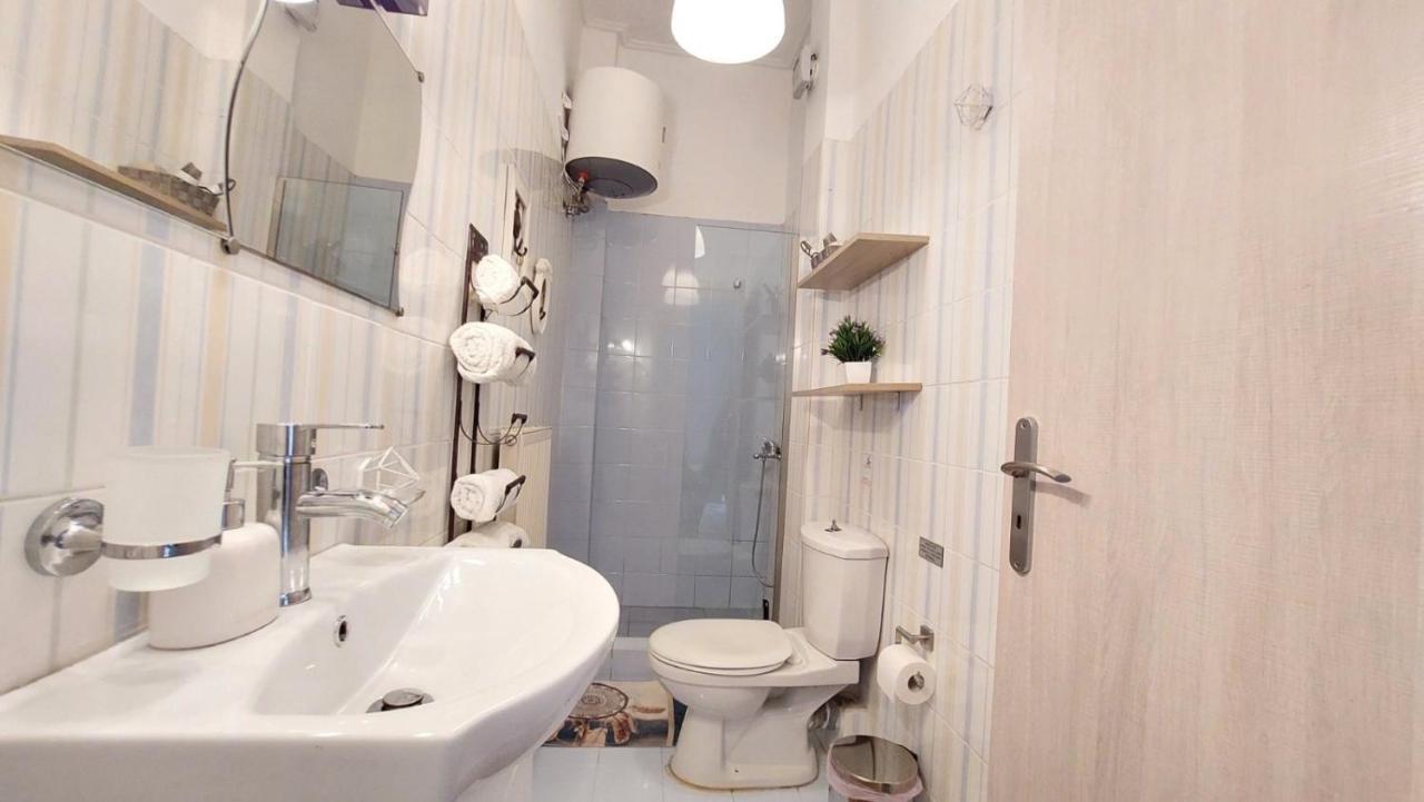 Cozy Minimal Apartment Piraeus Luaran gambar